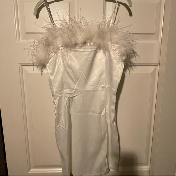 Untamed Petals Monroe Mini (Bridal) - Picture 4 of 4